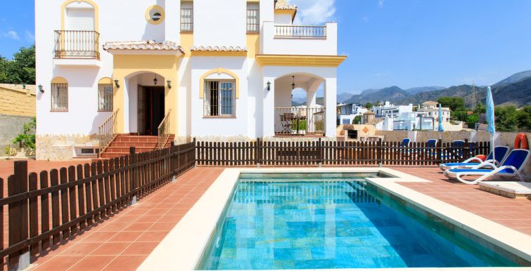 NERJA 2 km FROM THE SEA