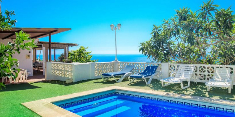 FOR RENT IN ALMUÑECAR