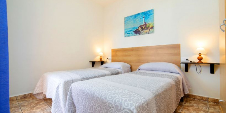 VILLA 4 DORMITORIOS EN CALPE