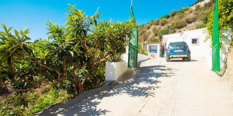 FOR RENT IN ALMUÑECAR