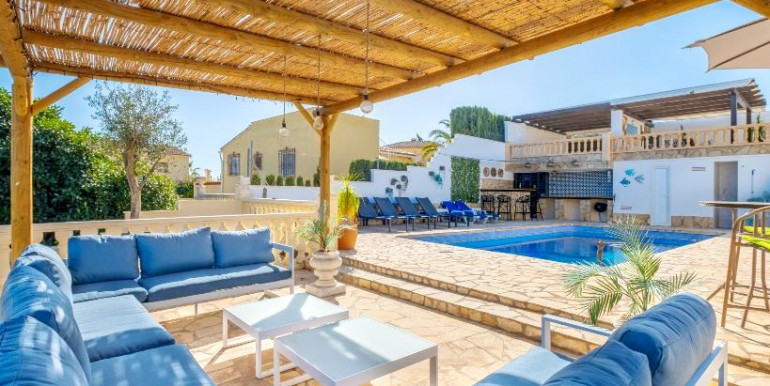 VILLA FAMILIAR EN BENISSA