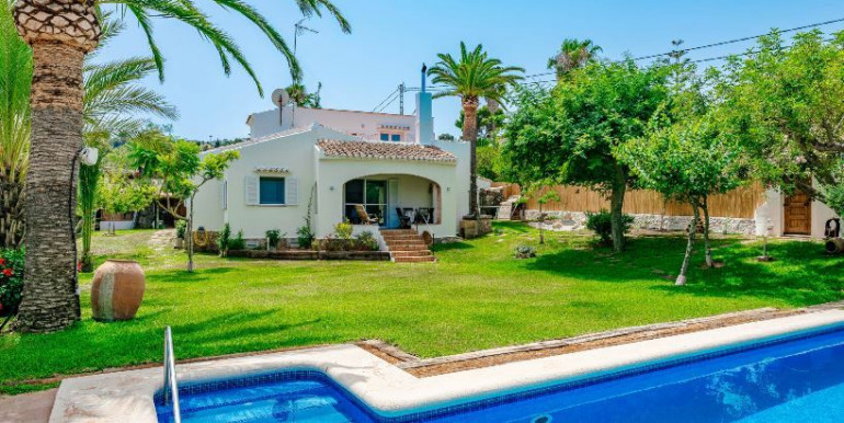 HOLIDAY HOUSE IN JÁVEA