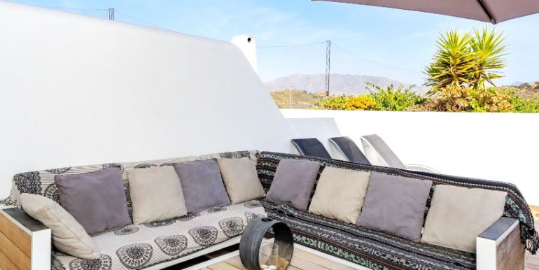 MODERNA CASA EN MIJAS