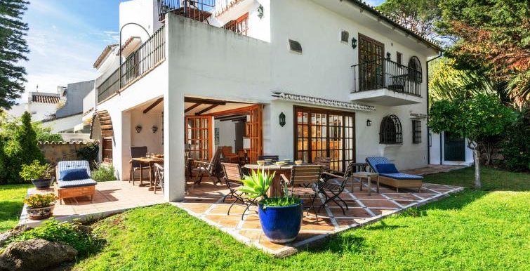 LARGE TOWNHOUSE IN MARBELLA
