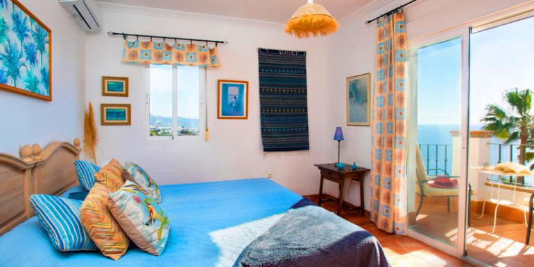 IN TORROX 500m FROM THE SEA