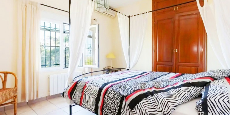 SPACIOUS VILLA IN PEGO
