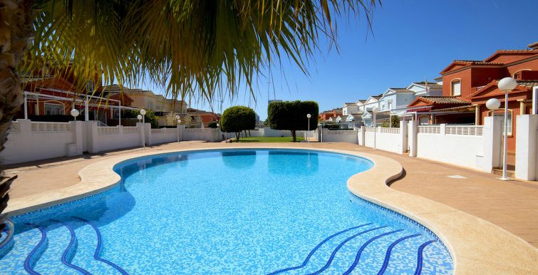 LOVELY TOWNHOUSE IN CALPE