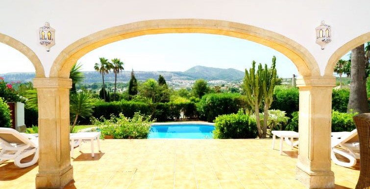 IN JÁVEA BRIGHT VILLA