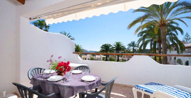 SUNNY TOWNHOUSE IN MORAIRA