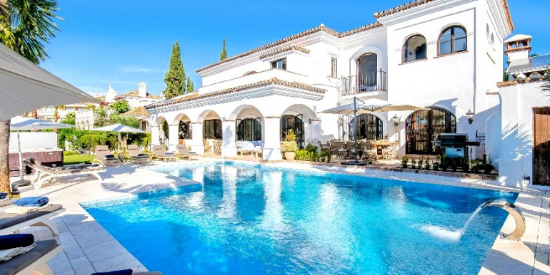 FANTASTIC VILLA IN MARBELLA