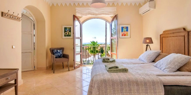FANTASTIC VILLA IN MARBELLA