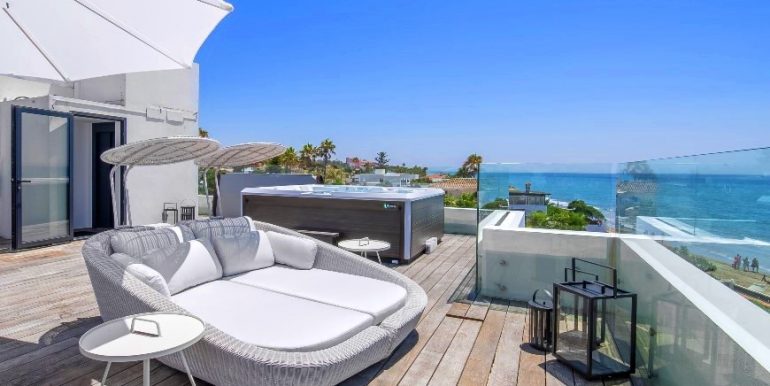 IN MARBELLA 50m FROM THE SEA