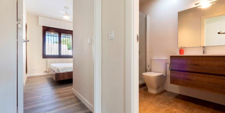 BRIGHT VILLA IN CUNIT