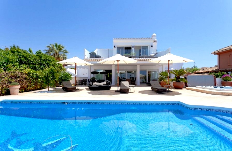 MARBELLA 400m FROM THE BEACH