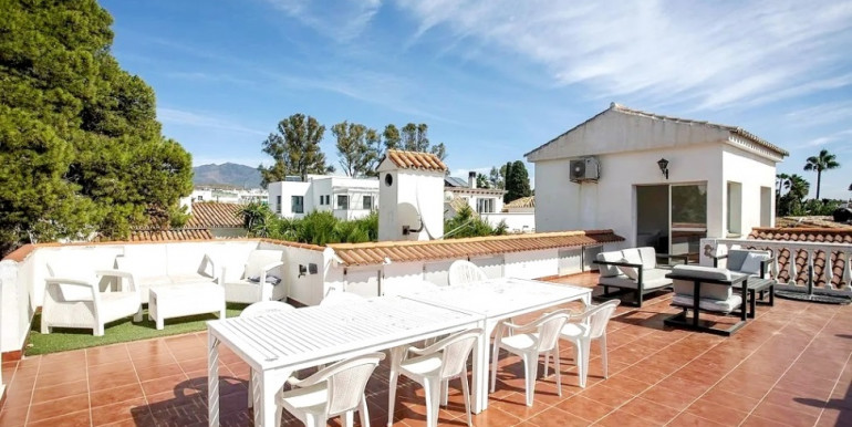 FAMILY TOWNHOUSE IN MARBELLA
