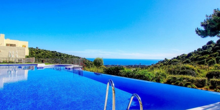 NICE PENTHOUSE IN MARBELLA