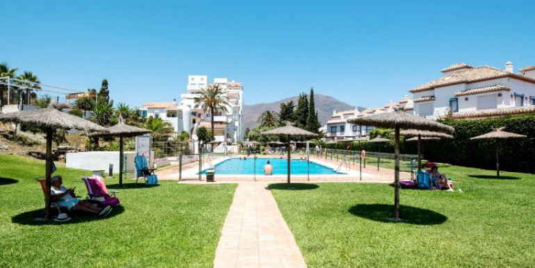 EN ESTEPONA A 100m DEL MAR