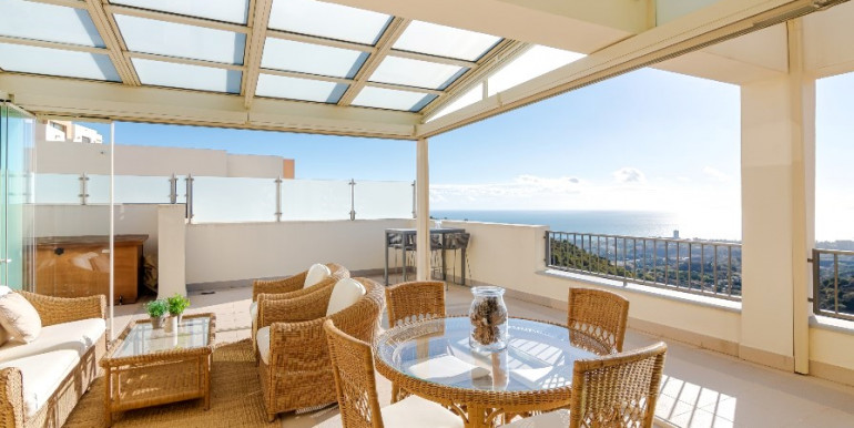 NICE PENTHOUSE IN MARBELLA