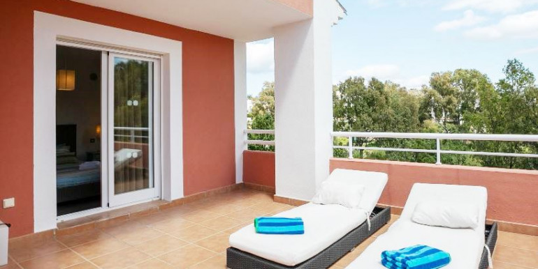 CONFORTABLE PISO EN ESTEPONA