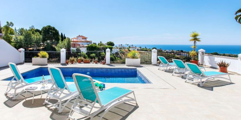 COMFORTABLE VILLA IN NERJA