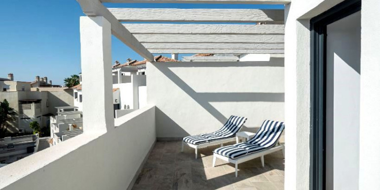 ADOSADA FAMILIAR EN ESTEPONA