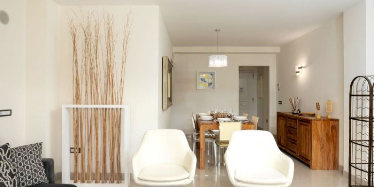 CONFORTABLE PISO EN ESTEPONA