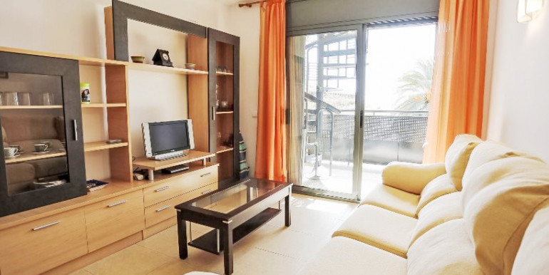 IN CAMBRILS 100m FROM THE SEA