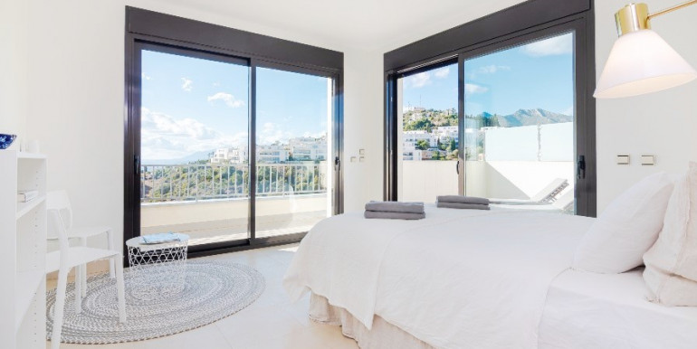 NICE PENTHOUSE IN MARBELLA