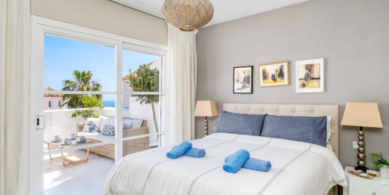 NICE DUPLEX IN ESTEPONA