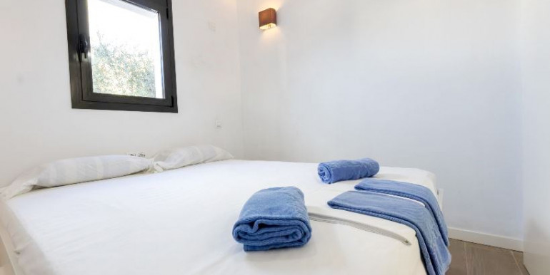 CAMBRILS 300m FROM THE SEA