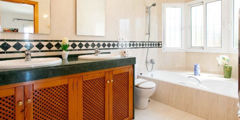 COMFORTABLE VILLA IN NERJA