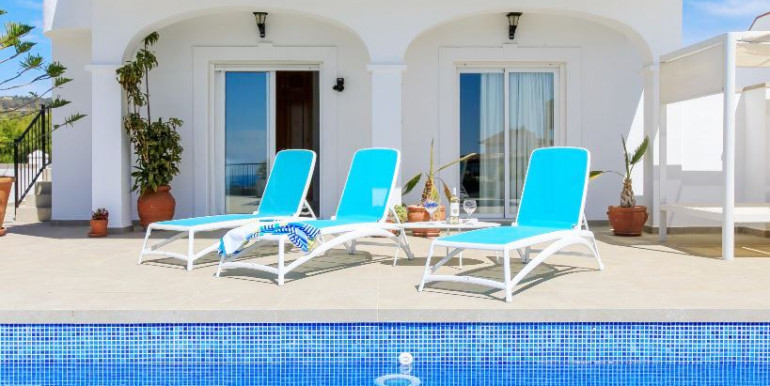 COMFORTABLE VILLA IN NERJA