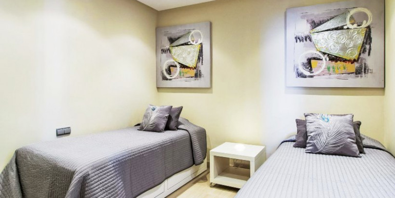 IN ESTEPONA 150m FROM THE SEA