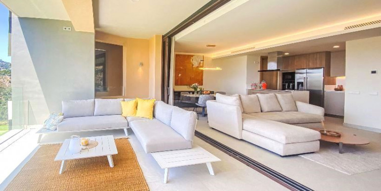 LUXURY APARTMENT IN BENAHAVÍS