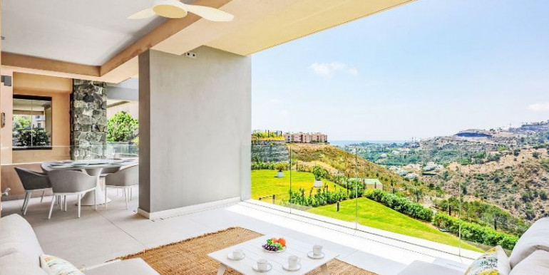 LUXURY APARTMENT IN BENAHAVÍS