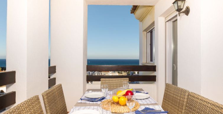 IN ESTEPONA 500m FROM THE SEA