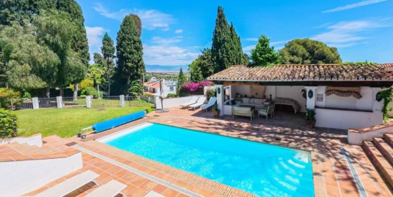 SPACIOUS VILLA IN TORREMOLINOS