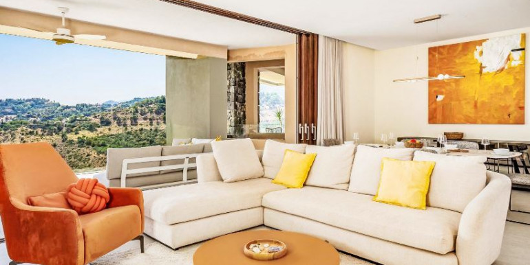 LUXURY APARTMENT IN BENAHAVÍS