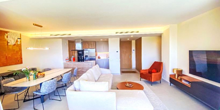LUXURY APARTMENT IN BENAHAVÍS