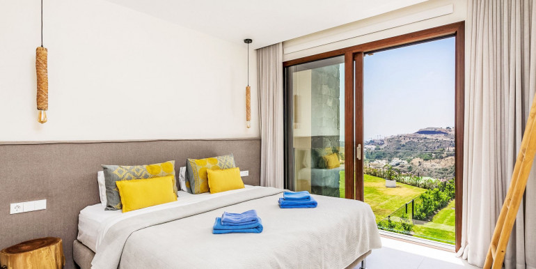 LUXURY APARTMENT IN BENAHAVÍS