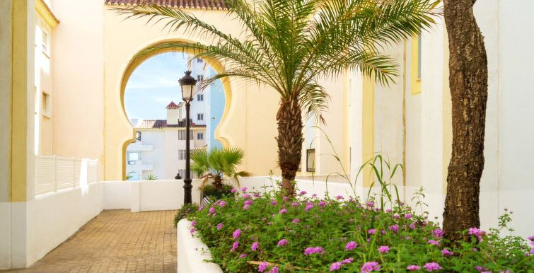 IN ESTEPONA 500m FROM THE SEA