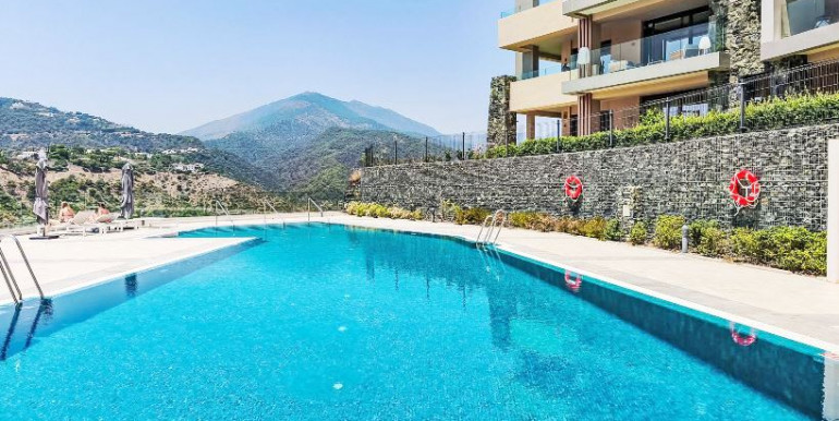 LUXURY APARTMENT IN BENAHAVÍS