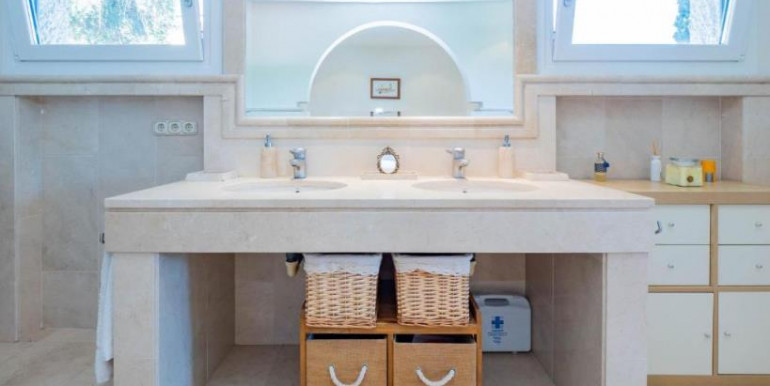 SPACIOUS VILLA IN TORREMOLINOS