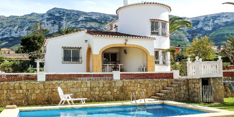 HOLIDAY VILLA IN DÉNIA