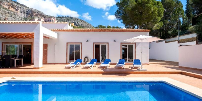 SUNNY VILLA IN ALTEA