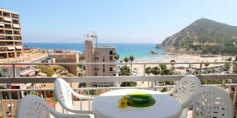 EN BENIDORM A 100m DEL MAR