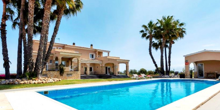 LARGE VILLA IN PEÑISCOLA