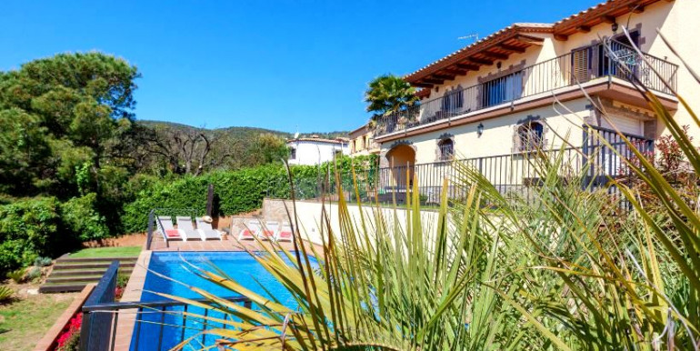 LUMINOSA VILLA EN CALONGE LUMINOSA VILLA EN CALONGE