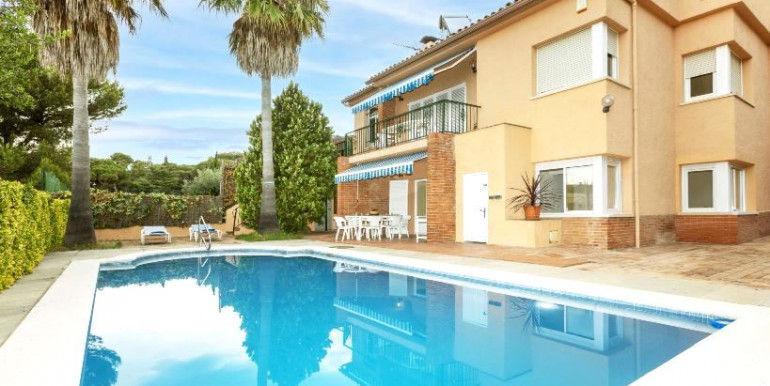 IN CALONGE 450m FROM THE SEA IN CALONGE 450m FROM THE SEA