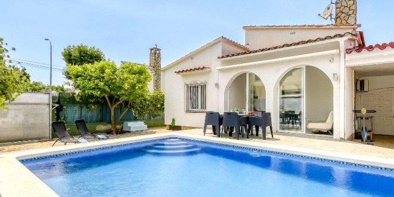 EMPURIABRAVA A 450m DEL MAR EMPURIABRAVA A 450m DEL MAR